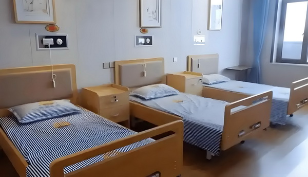深圳什么证积分入户_全程心跳加速！这部韩国神作真的绝了‼️ 快车一辆野猪撞上城际